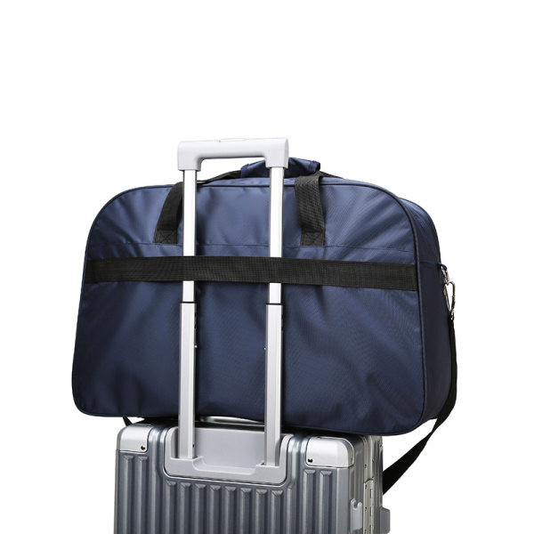Ležerni model prijenosne putne torbe s patentnim zatvaračem