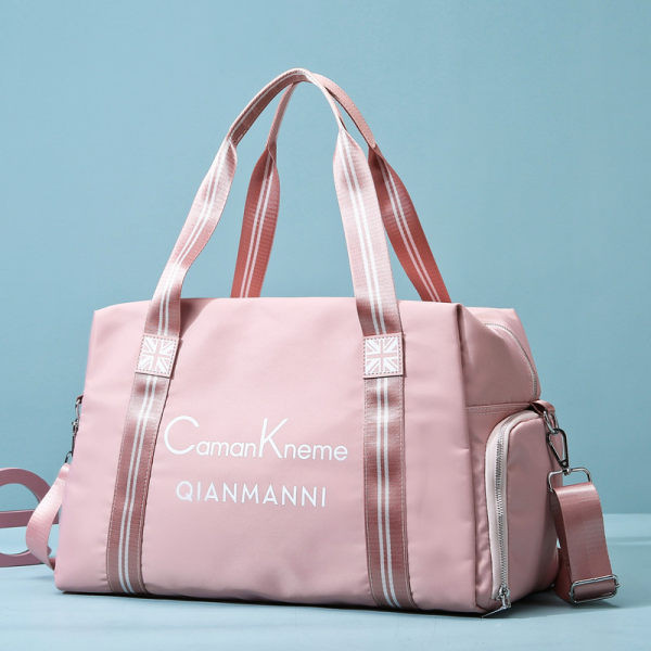 Ūdensizturīga ceļojumu soma ar sānu kabatām un plecu siksnu