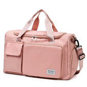 Tekstila soma ar priekšējām kabatām un garu rokturi