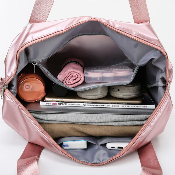 Ūdensizturīga ceļojumu soma ar rāvējslēdzēju