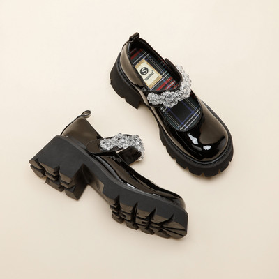 Alkalmi cipő sarkú