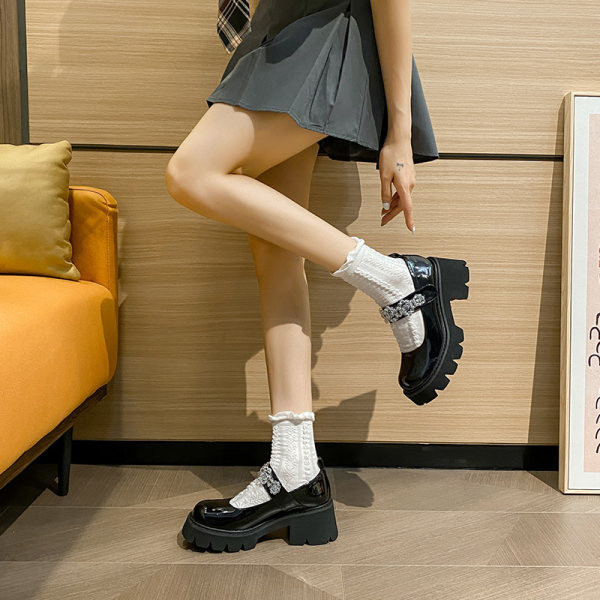 Alkalmi cipő sarkú