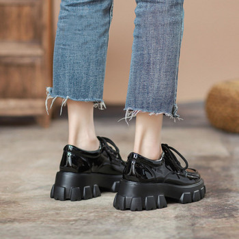 Дамски ежедневен модел обувки от еко кожа с връзки