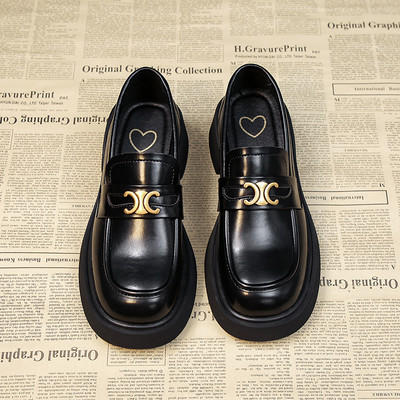 Női cipő - magas talppal