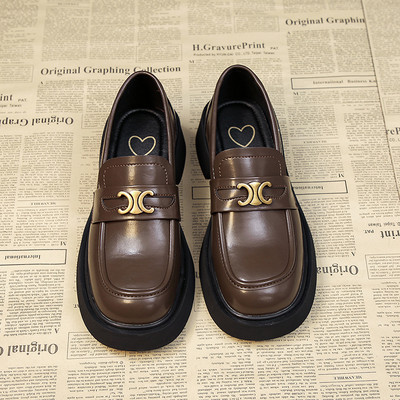 Női cipő - magas talppal