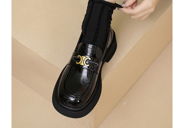 Női cipő - magas talppal