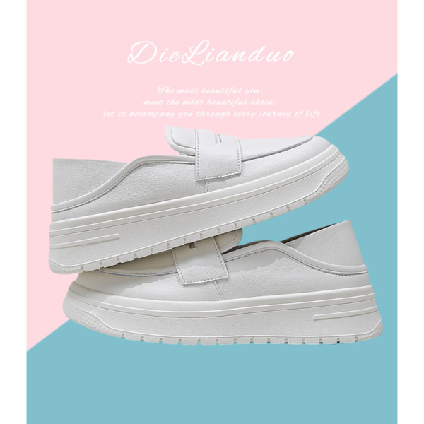 Női bőrcipő új modellje fehér színben