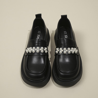 Sieviešu ikdienas apavi ar pērlēm