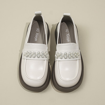 Sieviešu ikdienas apavi ar pērlēm