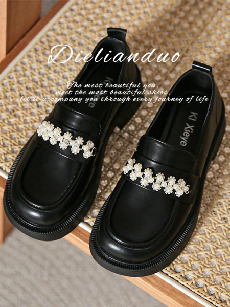 Sieviešu ikdienas apavi ar pērlēm