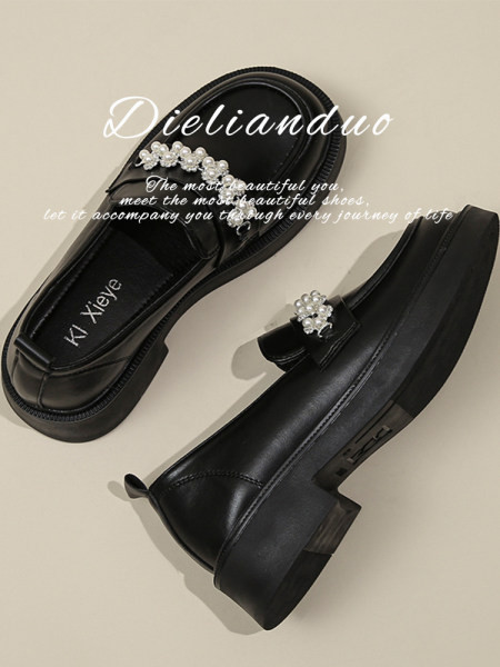 Sieviešu ikdienas apavi ar pērlēm