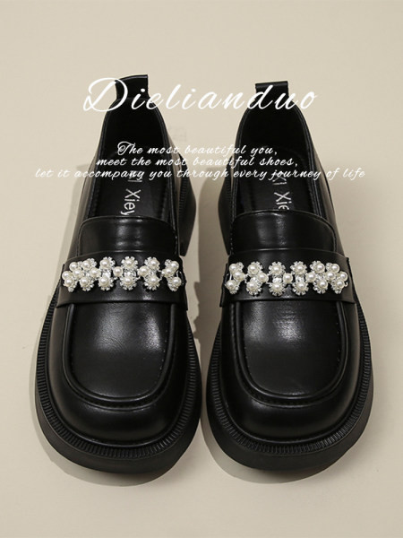 Sieviešu ikdienas apavi ar pērlēm