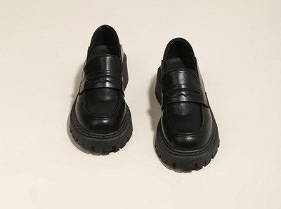 Novi model casual cipela sa metalnim elementom za žene