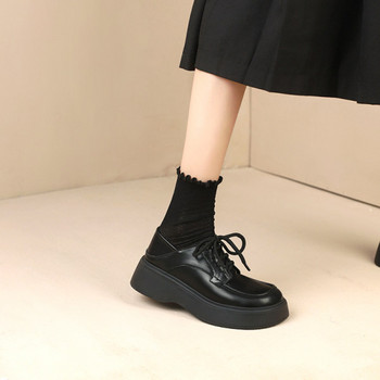 Дамски кожени обувки с груба подметка -черен цвят