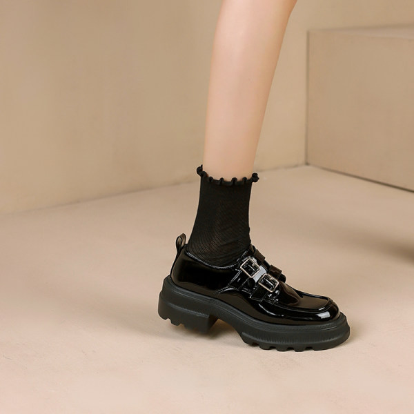 Női alkalmi csatos cipő