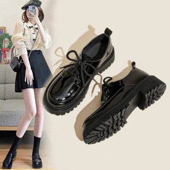 Модерни дамски обувки с връзки -черен цвят