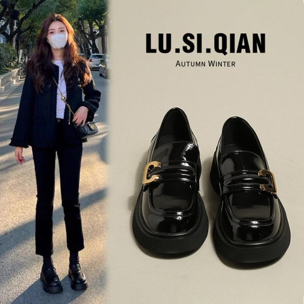 Sieviešu melni sprādzes spārni