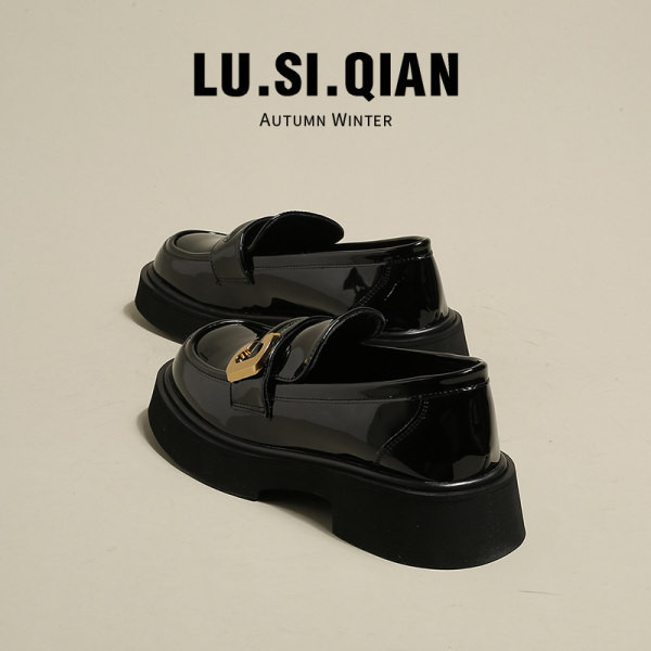 Sieviešu melni sprādzes spārni