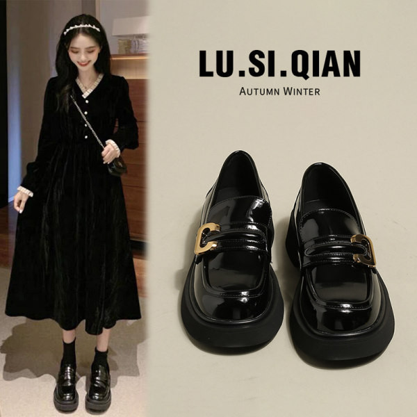 Sieviešu melni sprādzes spārni