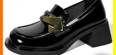 Sieviešu apavi - ar metāla elementu