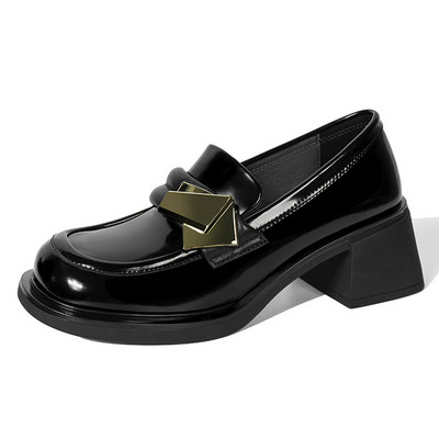 Sieviešu apavi - ar metāla elementu