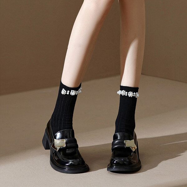 Sieviešu apavi - ar metāla elementu