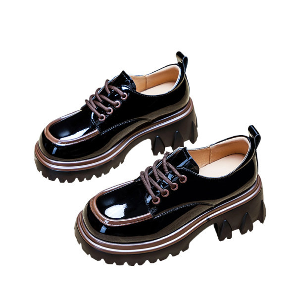 Sieviešu apavi ar šņorēm