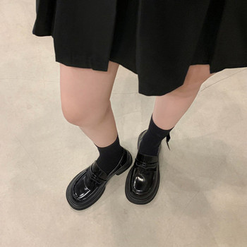Модерни дамски обувки с груба подметка -черен цвят