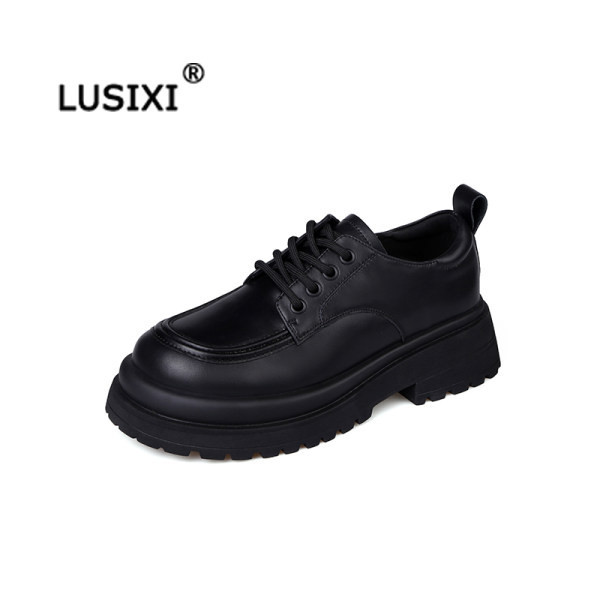 Női alkalmi cipő fűzővel