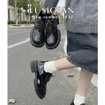 Модерни дамски лачени обувки с връзки -черен цвят