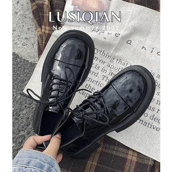 Модерни дамски лачени обувки с връзки -черен цвят
