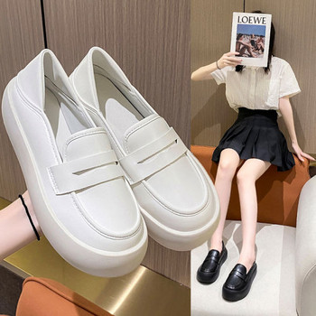 Ежедневен модел дамски обувки от еко кожа с равна подметка