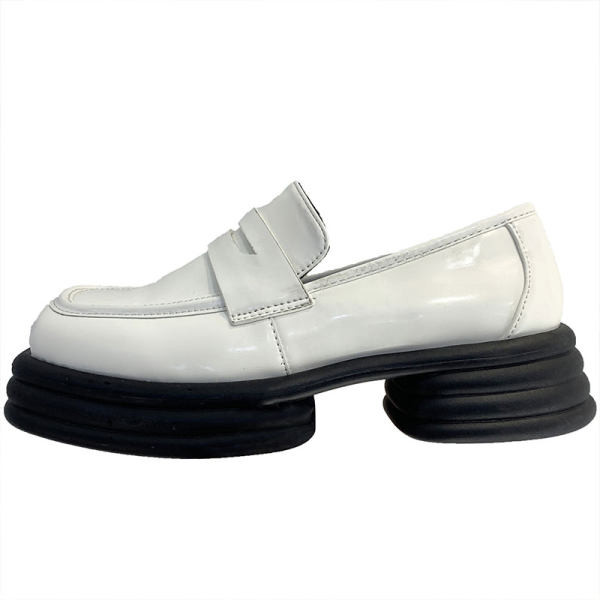 Sieviešu apavi - divās krāsās