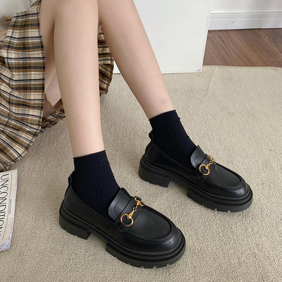 Νέο μοντέλο γυναικεία loafers με τραχιά σόλα - μαύρο χρώμα