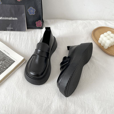 Ikdienas stila sieviešu mokasīni ar oderi