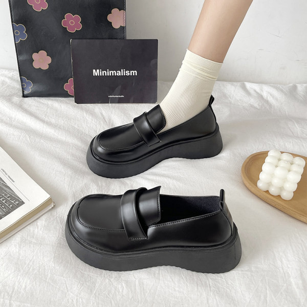 Ikdienas stila sieviešu mokasīni ar oderi