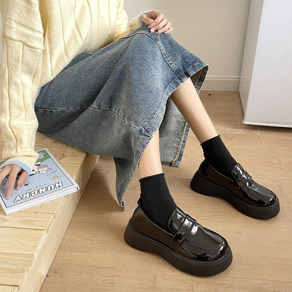 Ikdienas stila sieviešu mokasīni ar oderi