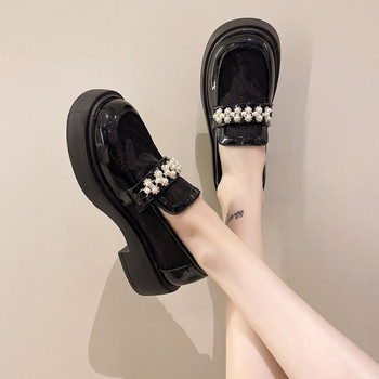 Дамски черни обувки с перли 