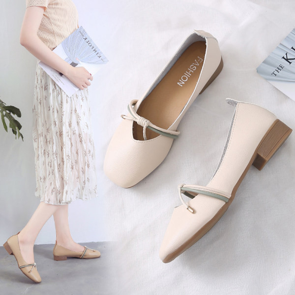 Sieviešu ikdienas kurpes ar zemiem kvadrātveida papēžiem