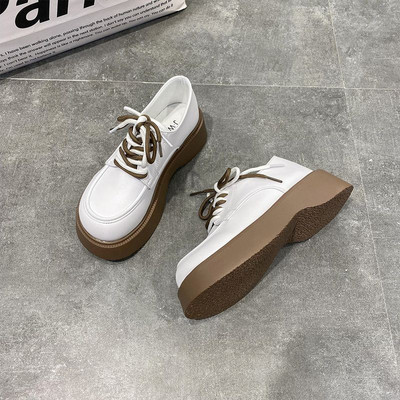 Sieviešu apavi no eko ādas - ar augsto zoli