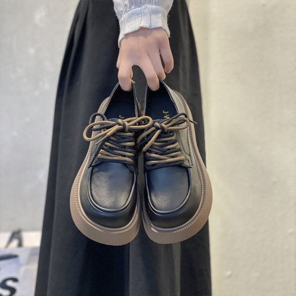 Sieviešu apavi no eko ādas - ar augsto zoli