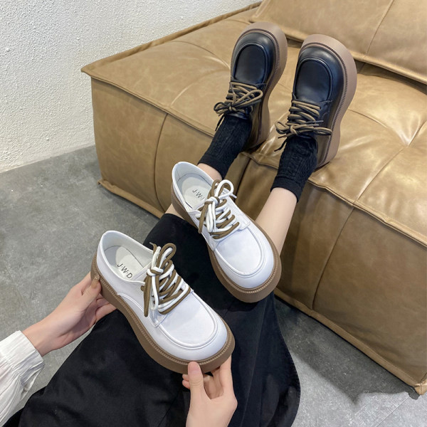 Sieviešu apavi no eko ādas - ar augsto zoli