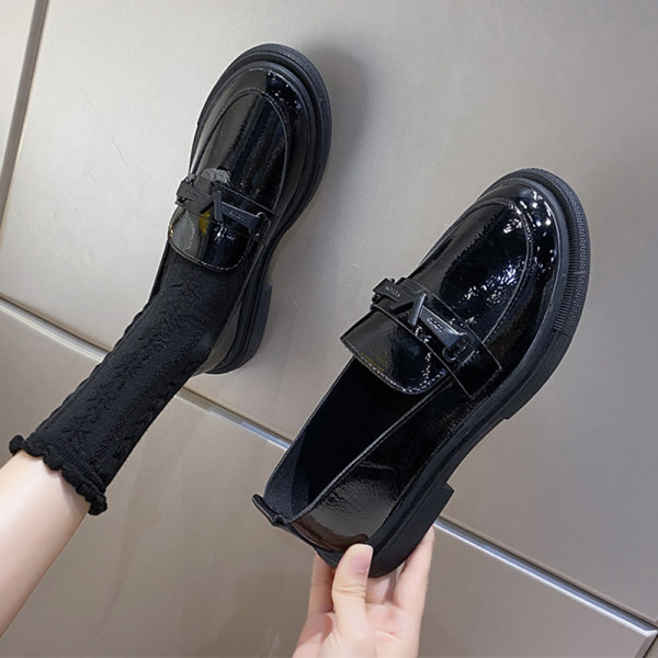 Sieviešu mokasīnu ikdienas modelis no eko ādas