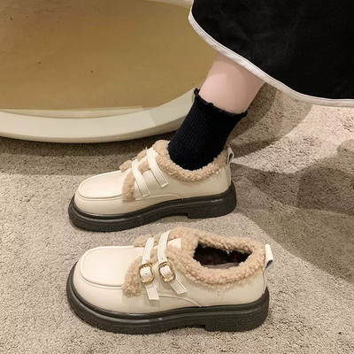 Γυναικεία παπούτσια από οικολογικό δέρμα - με κορδόνια