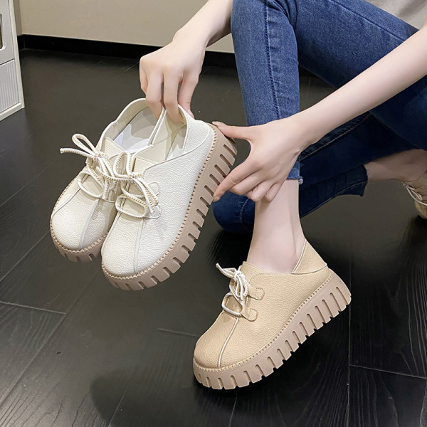 Γυναικεία παπούτσια από οικολογικό δέρμα - με κορδόνια