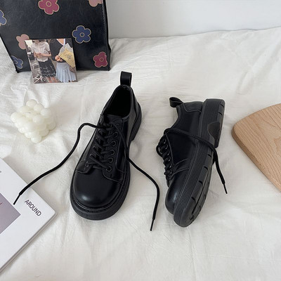 Sieviešu ikdienas apavi no eko ādas ar papēdi un šņorēm