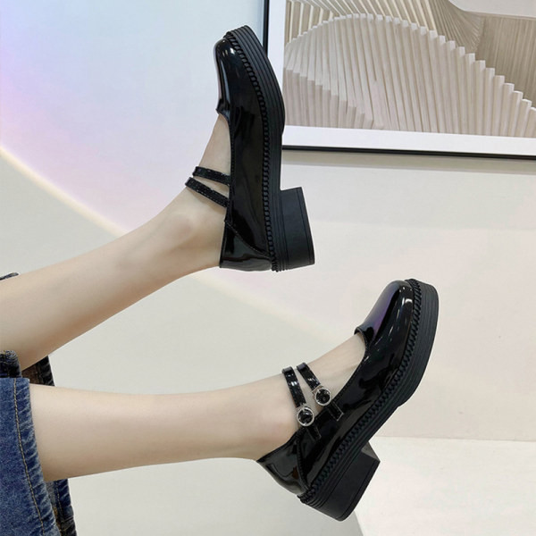 Női alkalmi cipő fém csattal