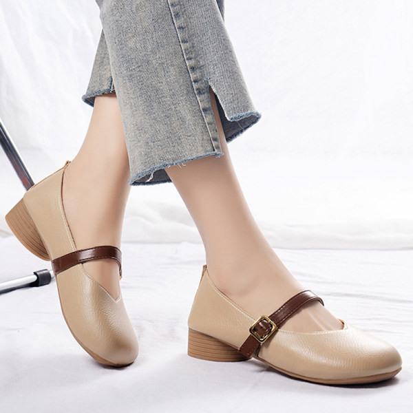 Casual γυναικεία έκο δερμάτινα παπούτσια με τακούνι 3cm και μεταλλική αγκράφα