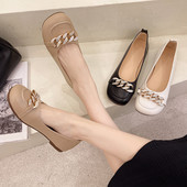 Γυναικεία παπούτσια με μεταλλικά στοιχεία