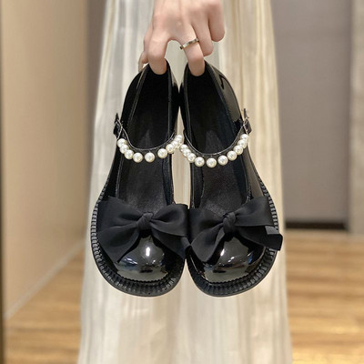 Μοντέρνα γυναικεία παπούτσια με κορδέλα και πέρλες